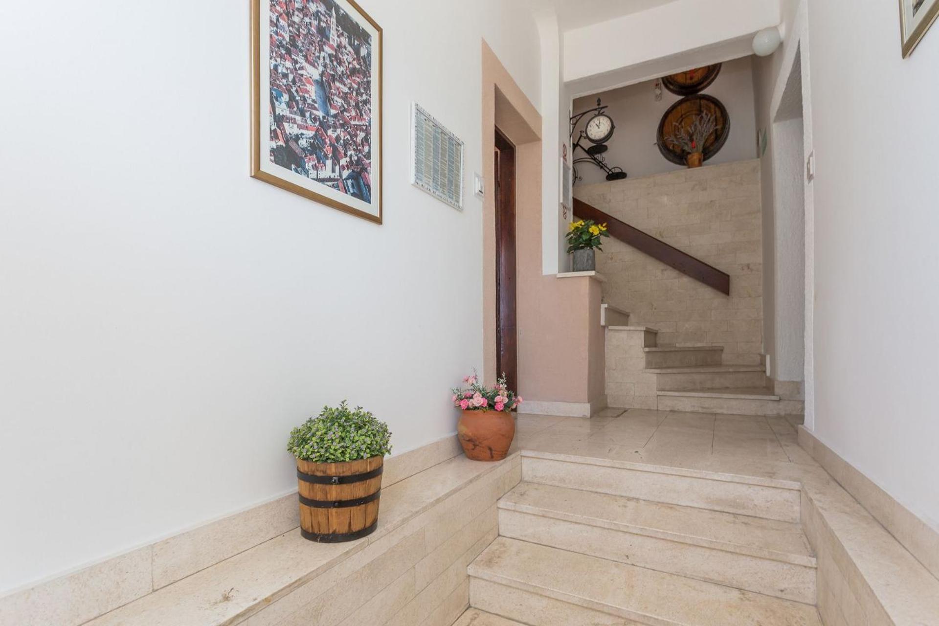 Apartments Verica - 15 M From Beach Krilo Exteriör bild
