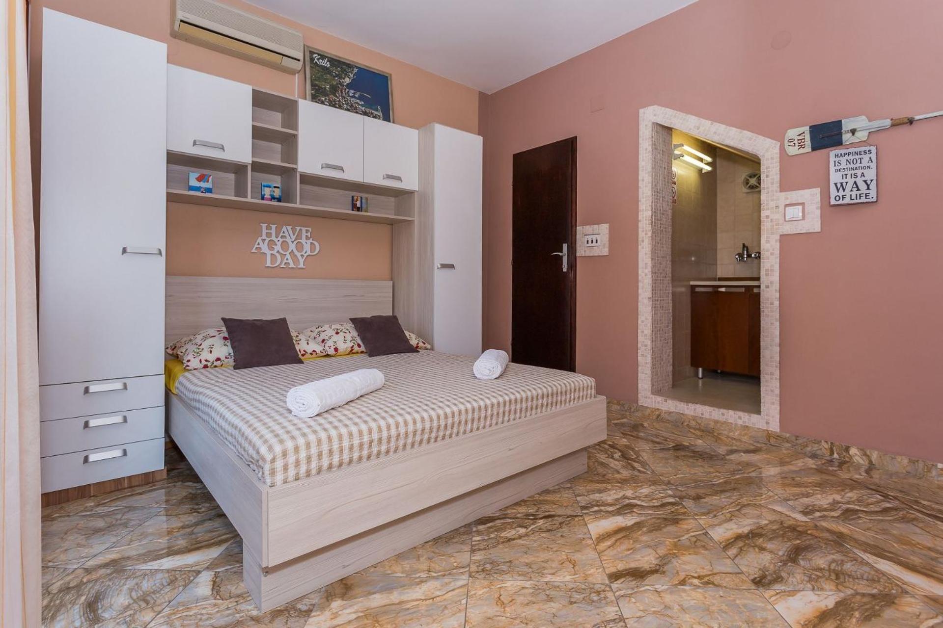 Apartments Verica - 15 M From Beach Krilo Exteriör bild